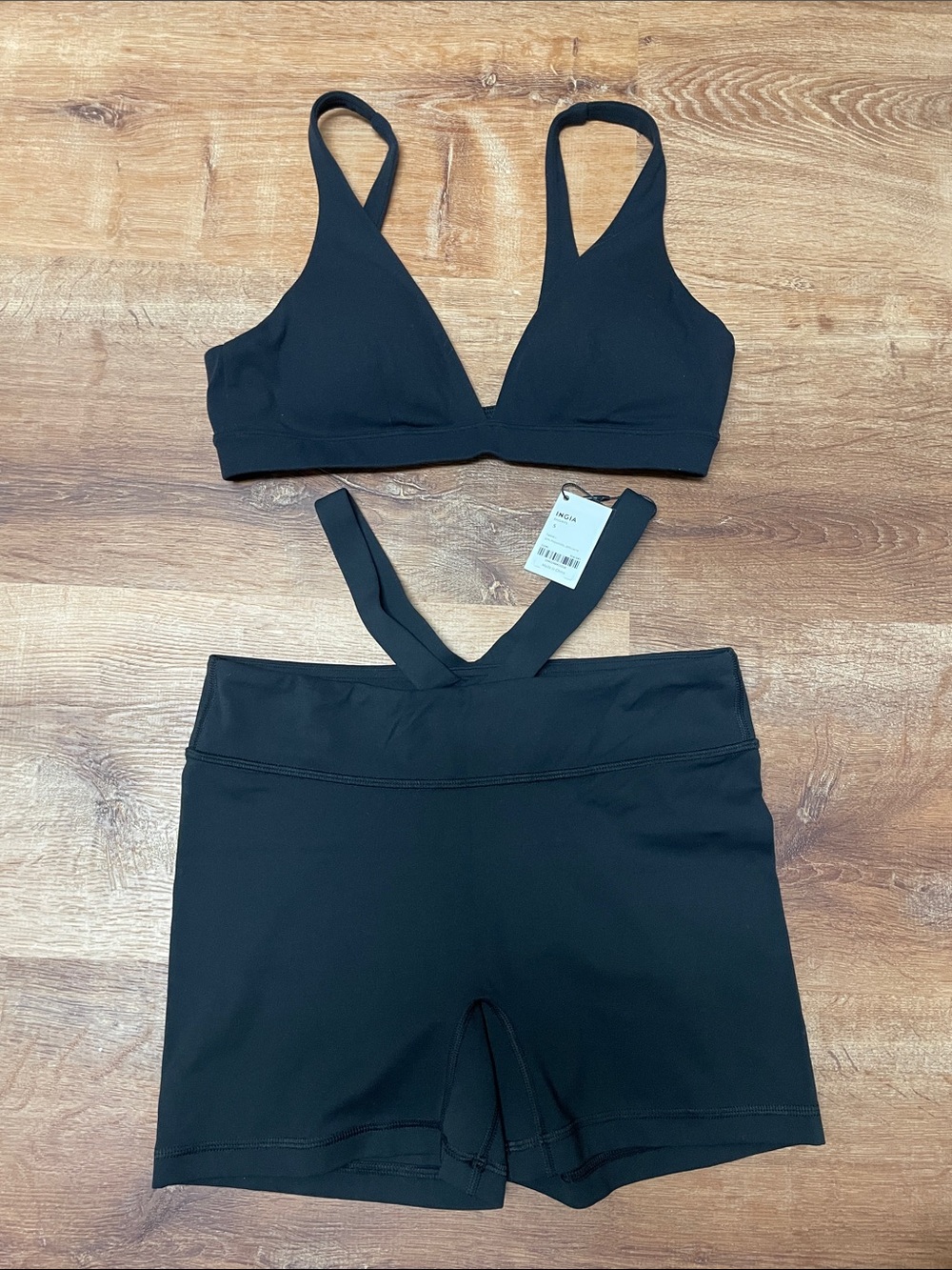Seamless Black V-Neck Sports Bralette & High-Waist Shorts Set